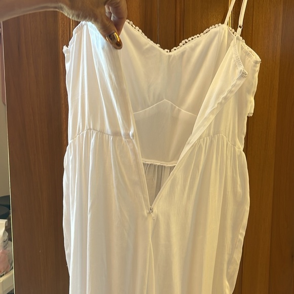 Beautiful ❣️mi ami❣️White Linen Pleated Jumpsuit🏆 - Picture 16 of 16